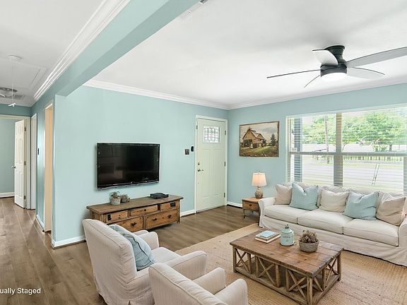 5th image of 1812 Spring Lake Dr