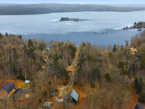 719 Gilberts Ln, Lunenburg, NS B0R 1A0