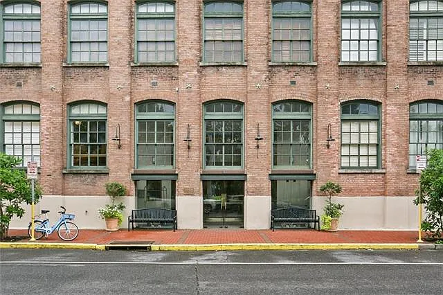 1107 S Peters St #325 — Photo 1