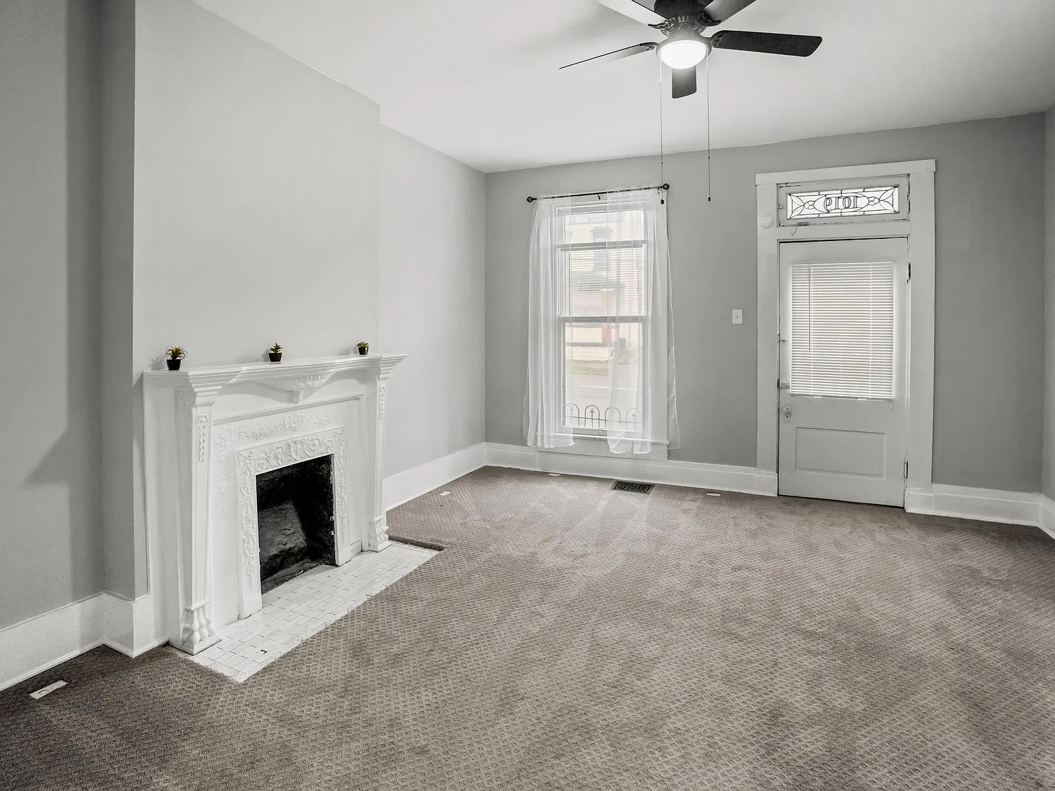 3 bed, 2121 sqft, $2,175 — Photo 2