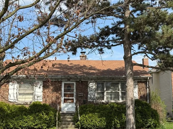 845 S Colfax Ave, Elmhurst, IL 60126