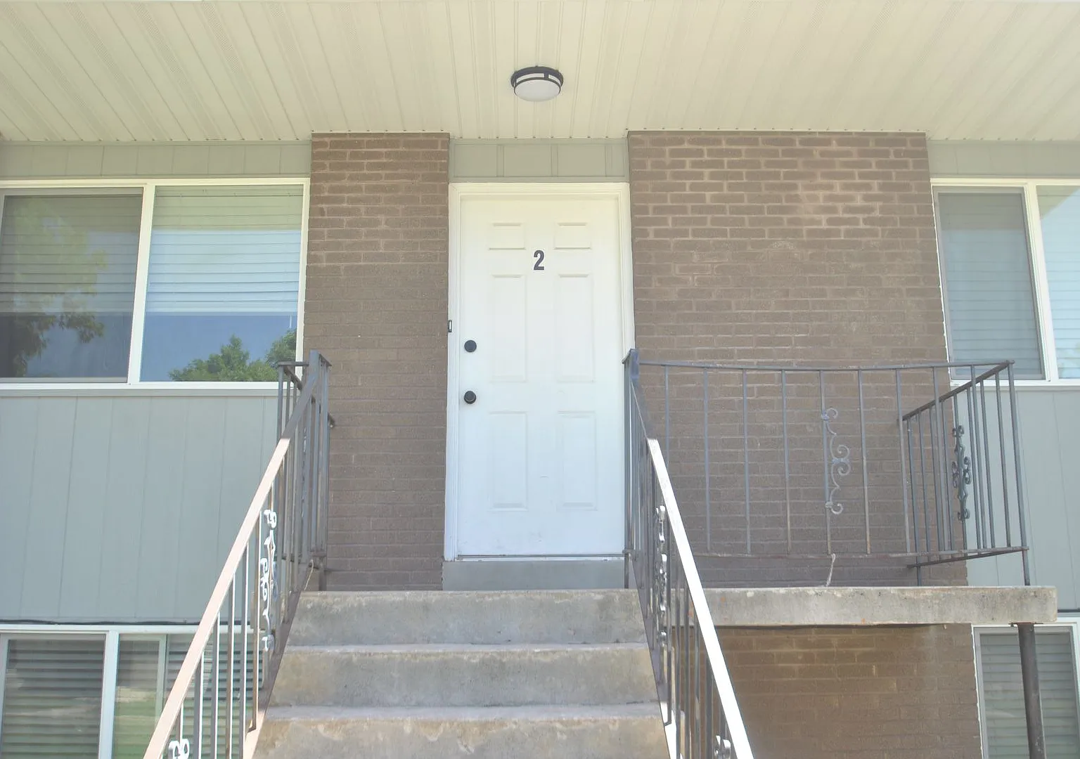 941 N 350 E — Photo 2