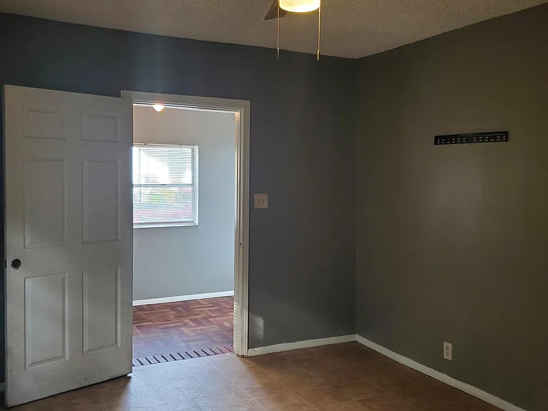 1510 W 21st St — Photo 14
