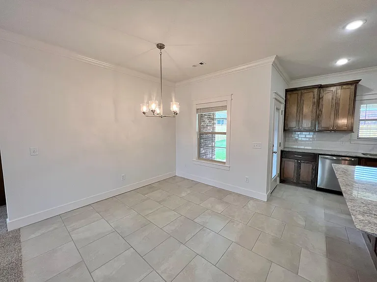 925 Sugar Pine St — Photo 10