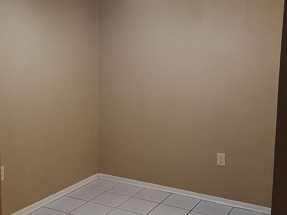 5th image of 921 W Tony St APT A