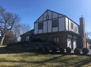 10813 Breezy Lawn Rd, Spring Grove, IL 60081