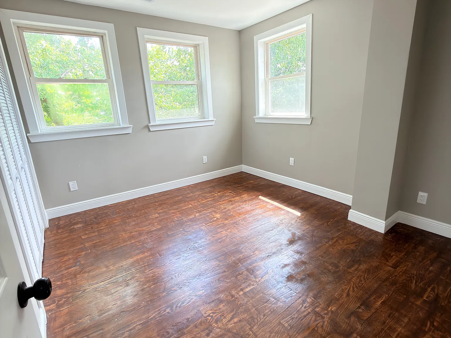 4 bed, 2096 sqft, $1,800 — Photo 3