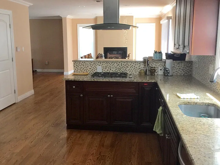 11 Charlotte Pl — Photo 5