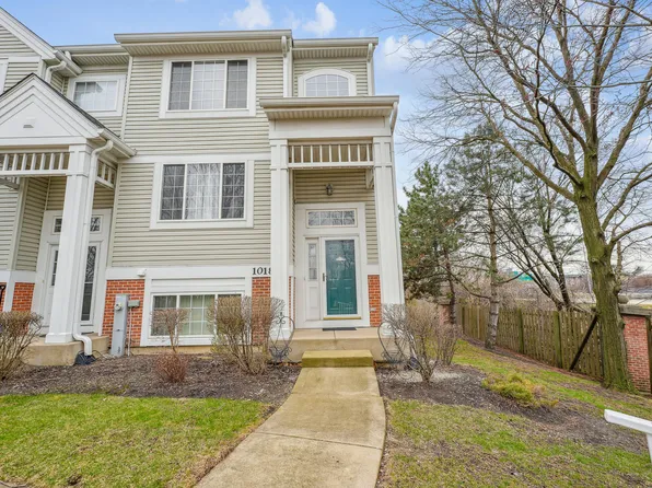 1018 Savoy Ct, Elk Grove Village, IL 60007