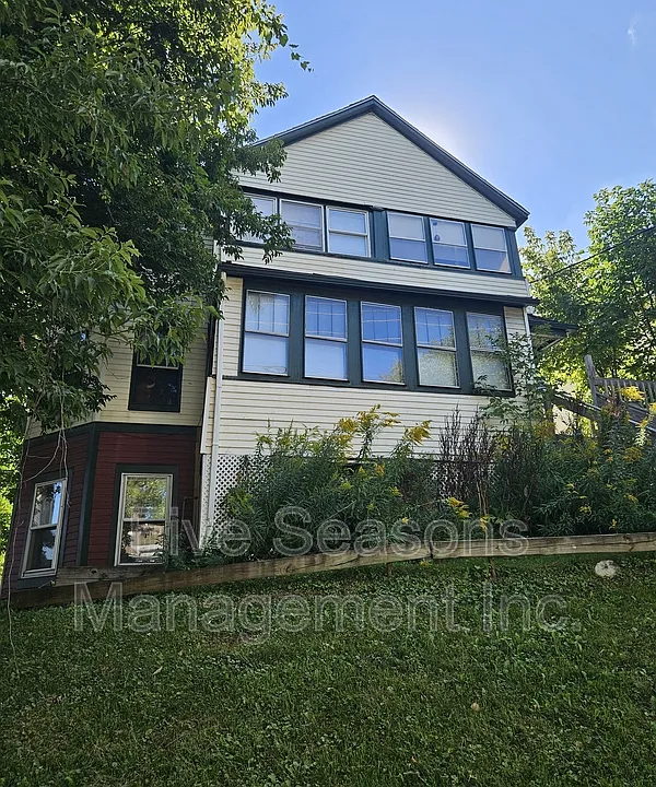 465-467 Colchester Ave #2