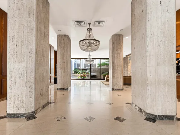 160 East 65th Street 25E image 18 of 19