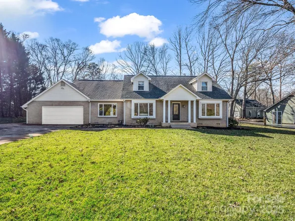 204 Jonas Dr, Lincolnton, NC 28092