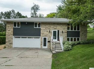 250 Valley St, Dubuque, IA 52003