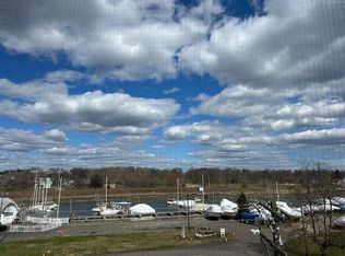 43 Seaview Ave APT 3C, Stamford, CT 06902