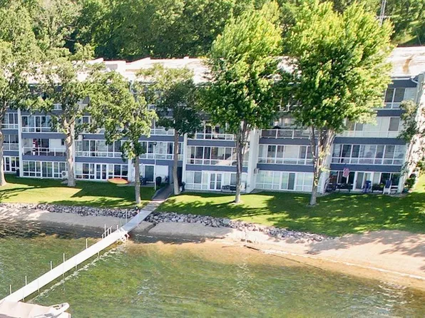 315 Park Lake Blvd APT 207, Detroit Lakes, MN 56501