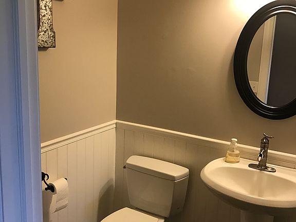 5th image of 1305 Railside Dr