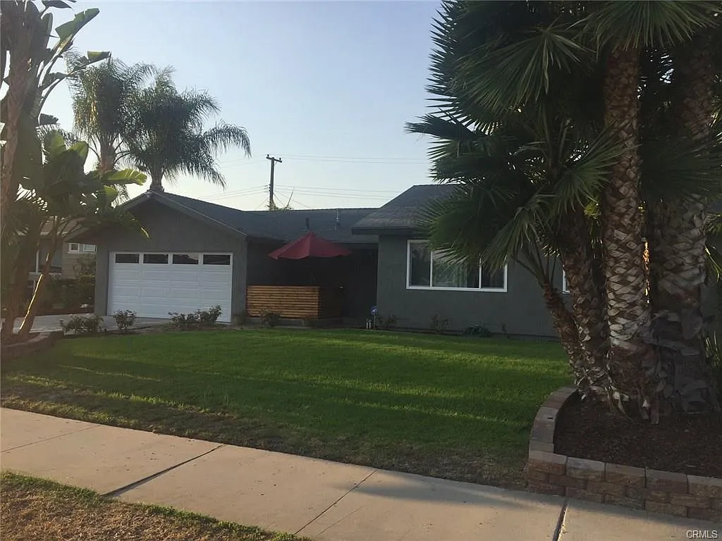 4 bed, 1787 sqft, $4,550 — Photo 1