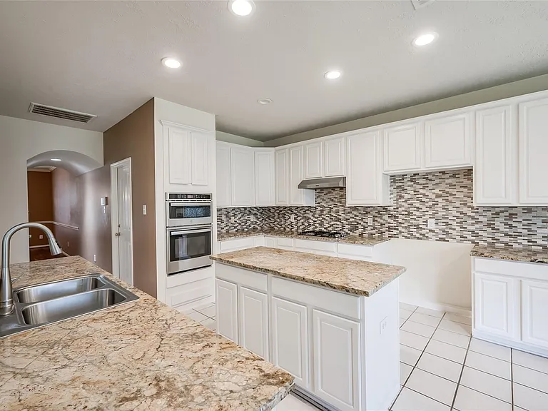 3402 Caloway Ct — Photo 13