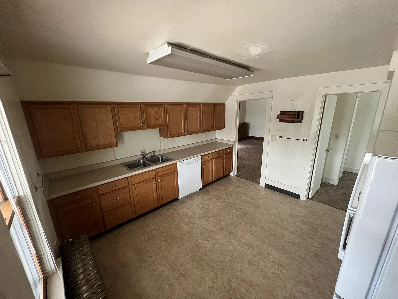 4 bed, 100 sqft, $1,940 — Photo 4