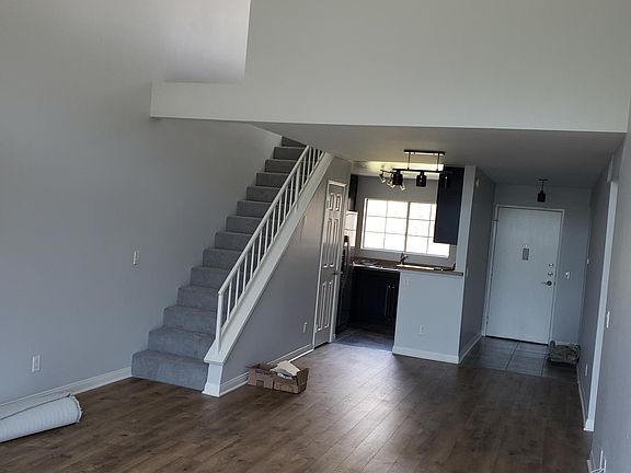 4th image of 5530 Owensmouth Ave APT 322