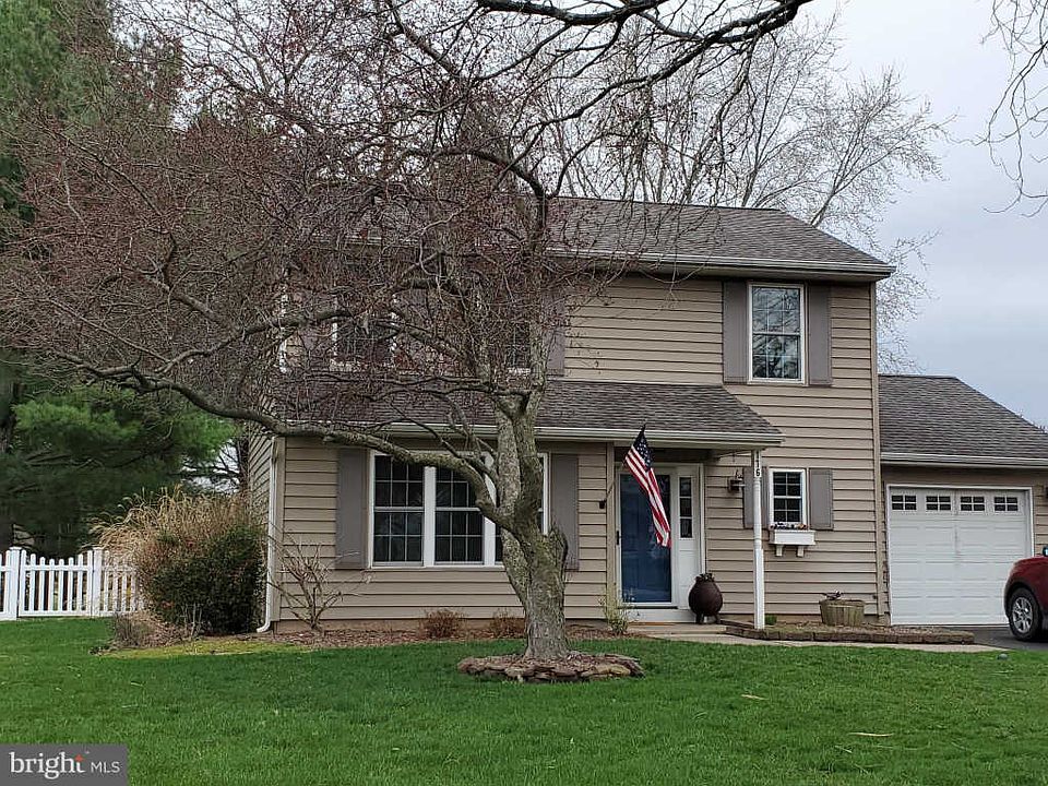 1st image of 176 Burgundy Ln