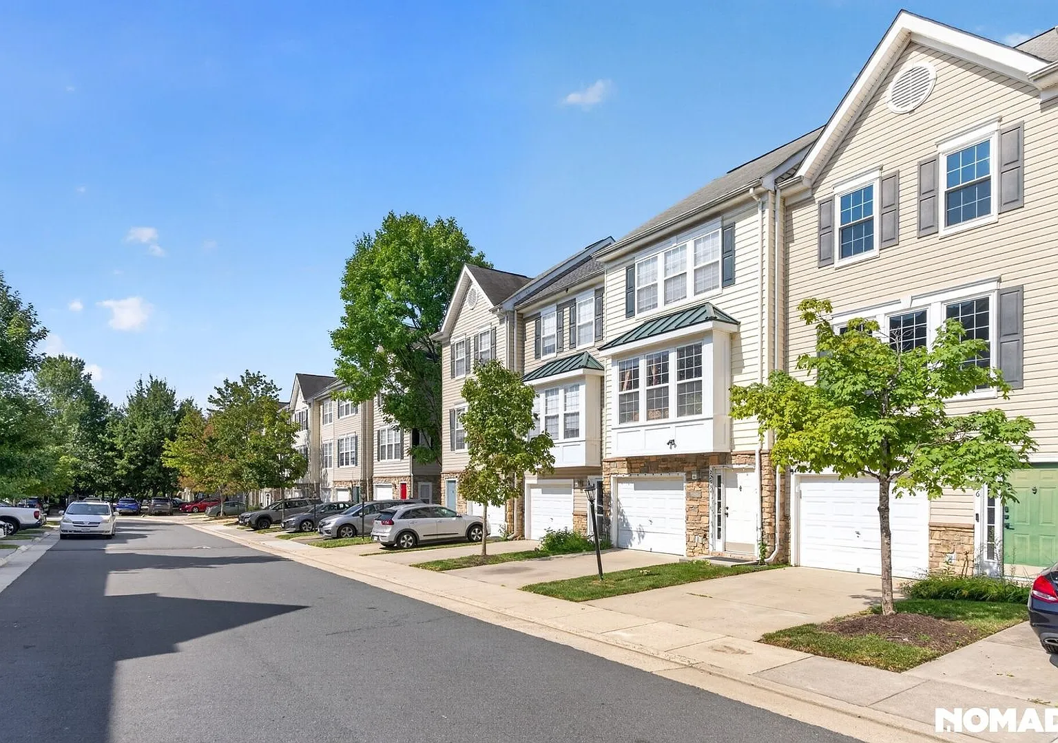 Spacious 3-Bed, 3-Bath Townhouse in Sterling (1,460 sq ft) — Photo 2