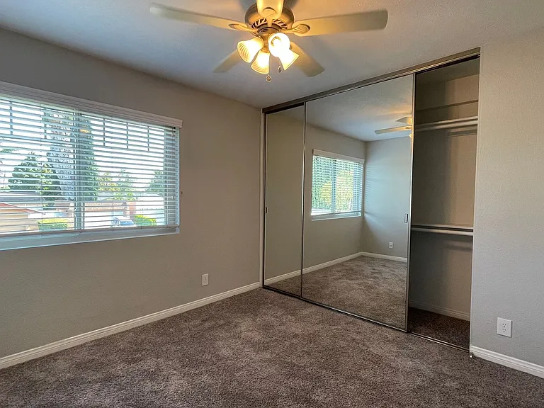 Park Plaza Apartments — Photo 47