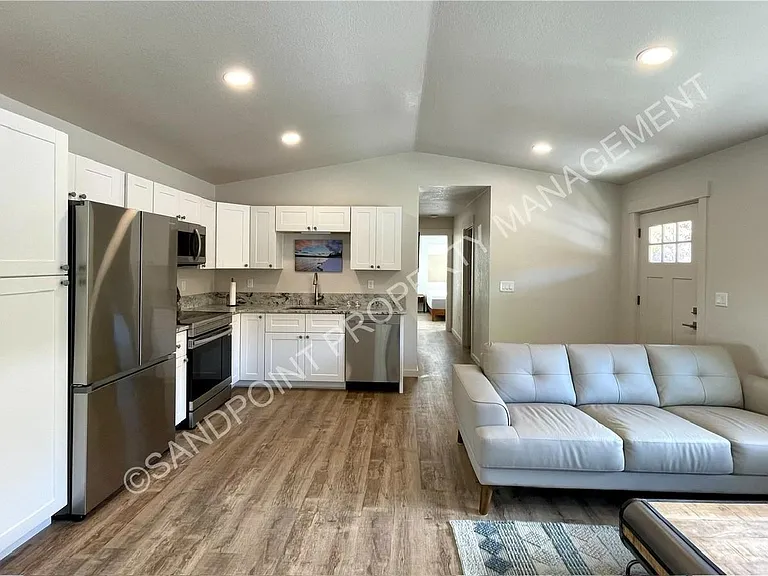 910 Poplar St — Photo 12