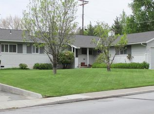 1040 Pine Ridge Dr, Reno, NV 89509