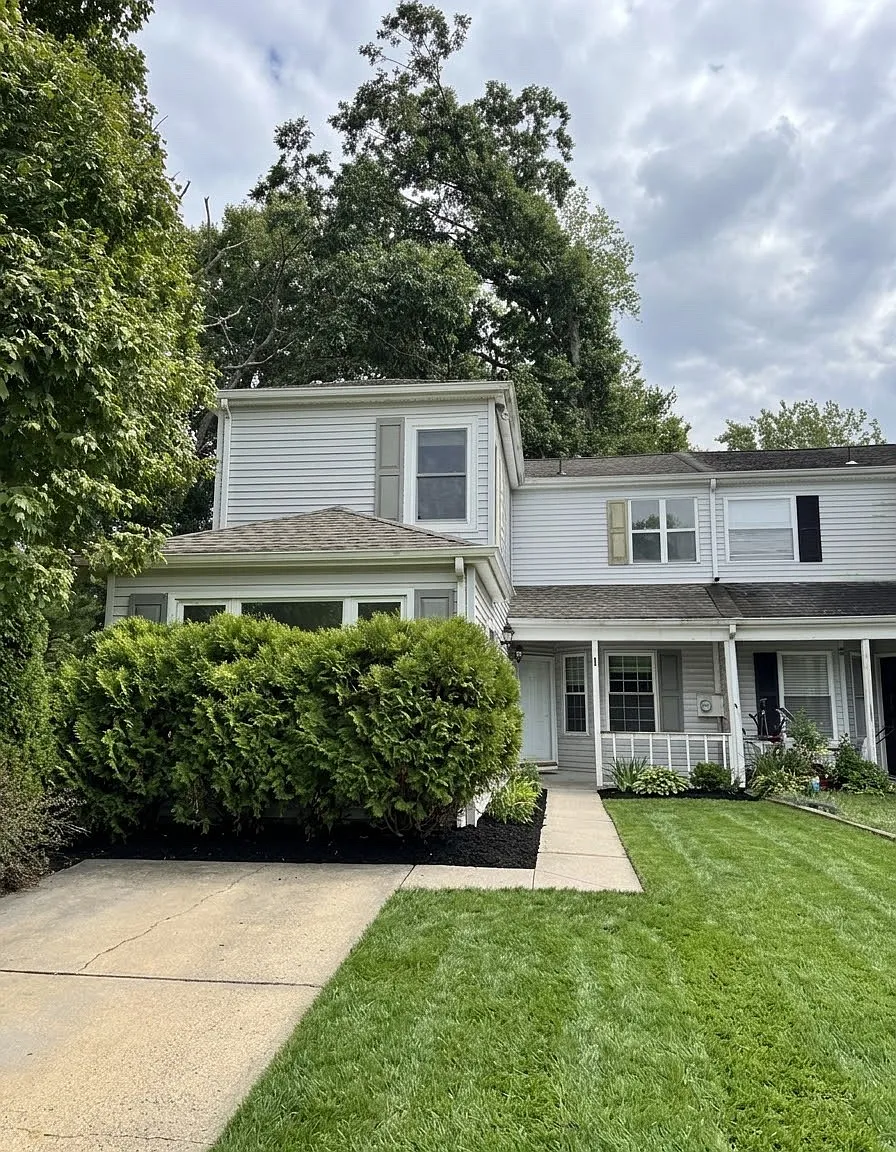 3 bed, 1.5 bath, 1528 sqft, $2,700 — Photo 1
