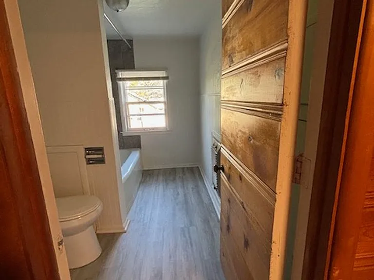 PM 242 - 1804 E 19th St — Photo 38