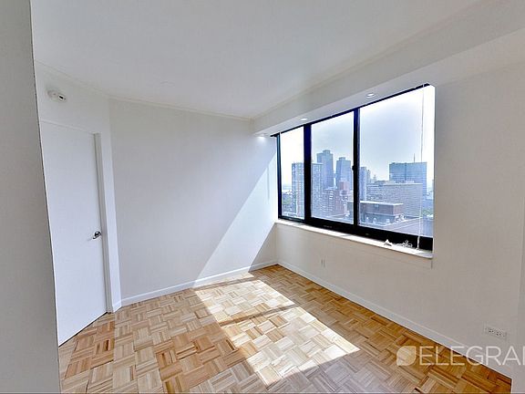 4th image of 159 E 30th St Ph A