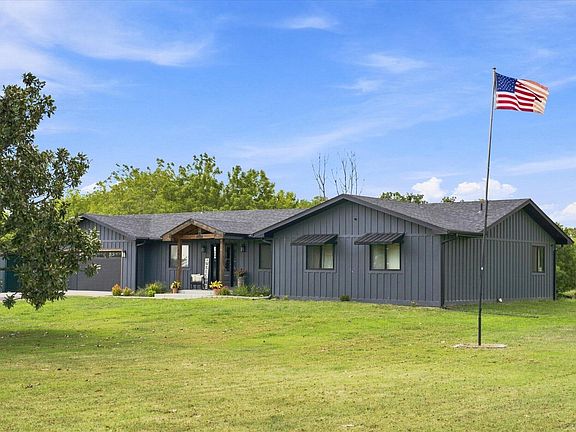 4th image of 493 Spring Creek Road