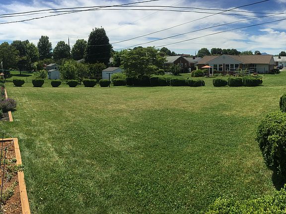 3rd image of 3230 Trinkle Ave NW