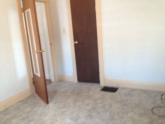 5th image of 420 4th St SE