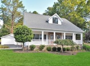 10 Blanche Dr, Lake Hopatcong, NJ 07849