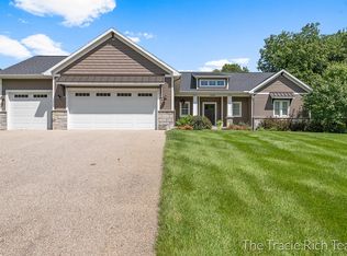 7540 Barn Ridge Dr NE, Rockford, MI 49341