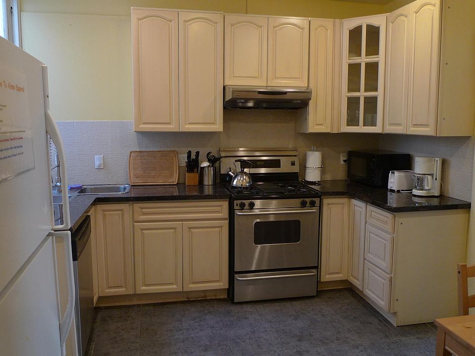 1st image of 1056 Fell St