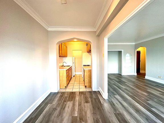 3rd image of 1033 W Loyola Ave #904