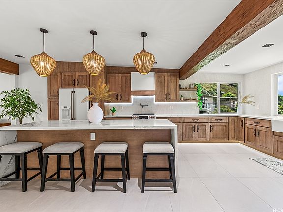 3rd image of 852 Kainoa Pl