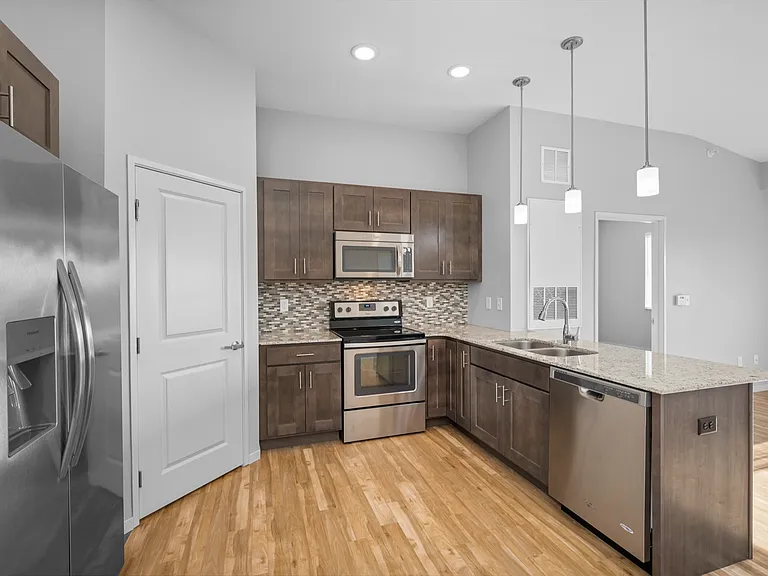 4. Aspen E - Kitchen 4. Aspen E - Kitchen