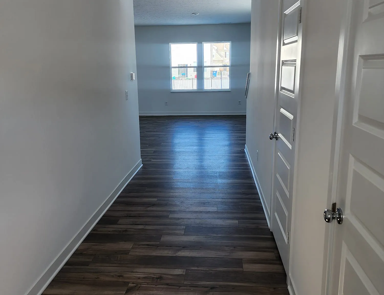 4 bed, 2006 sqft, $2,300 — Photo 4