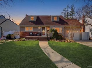 332 1st Avenue, Massapequa Park, NY 11762