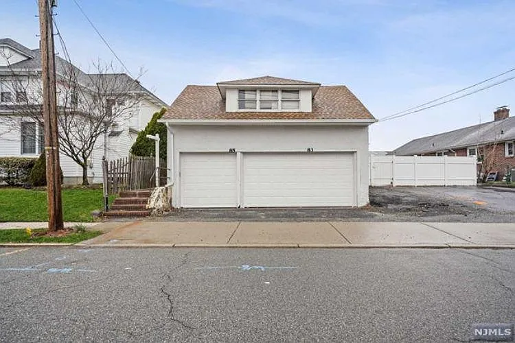 4 bed, 1.5 bath, 1650 sqft, $3,495 — Photo 3