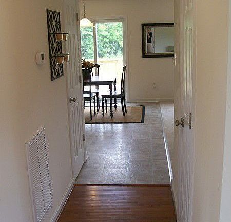 3rd image of 2943 Lookout Ln