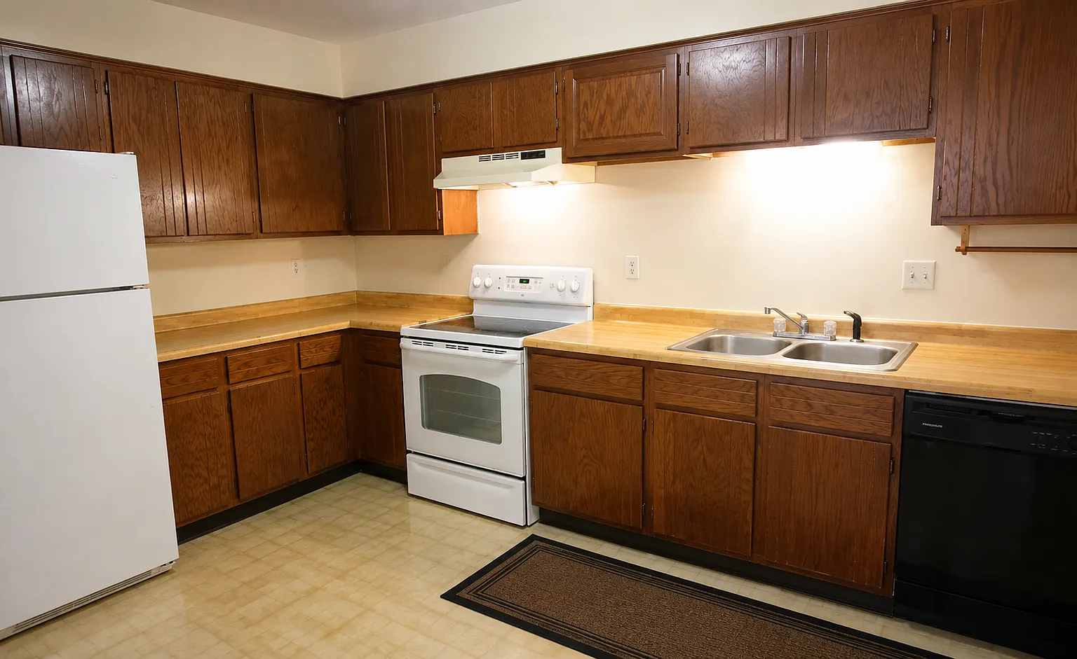 3 bed, 1050 sqft, $1,349 — Photo 2