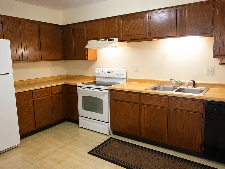 902 Wescott Trl — Photo 2