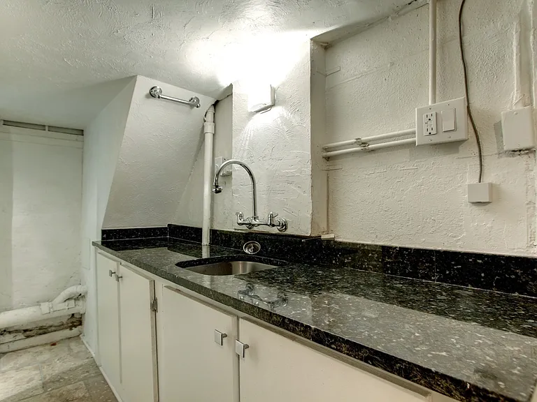 1375 Race St #2 — Photo 2