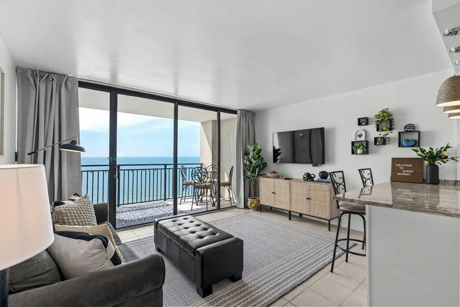 1 bed, 1.0 bath, $2,932 — Photo 2