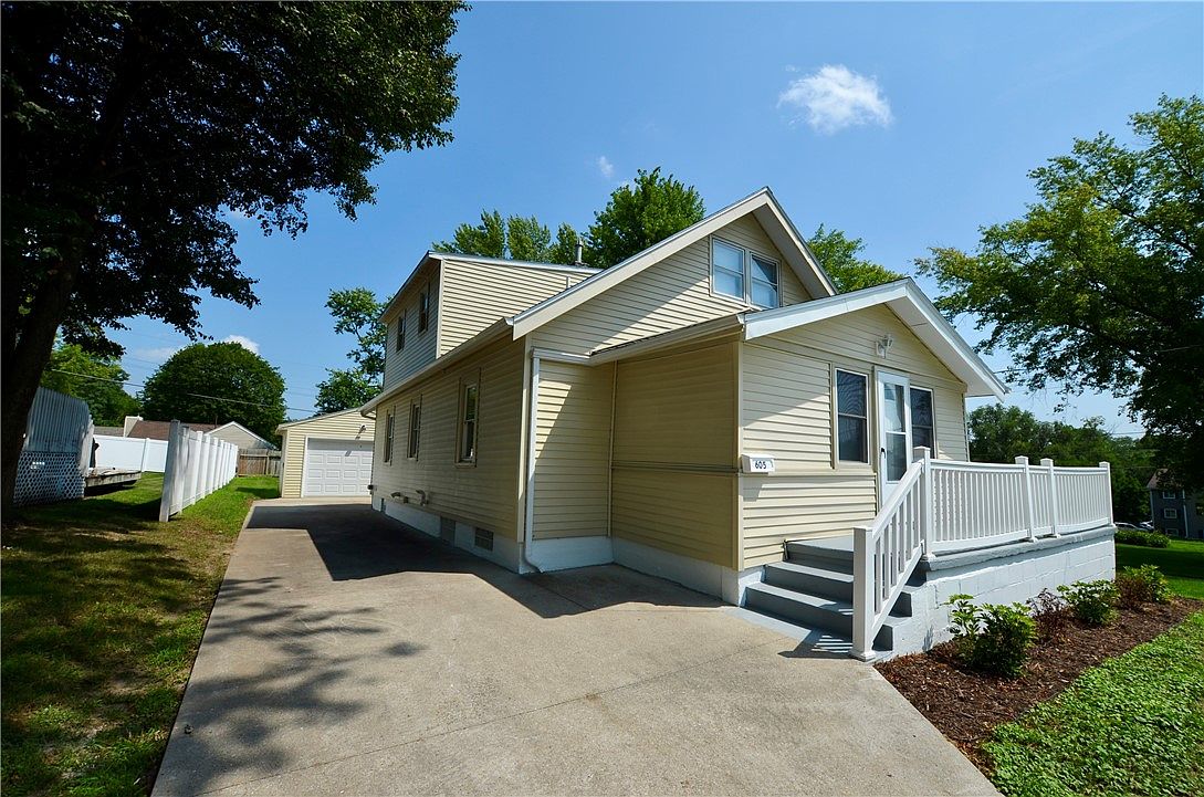 605 12th St, West Des Moines, IA 50265 Zillow